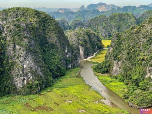 Khung cảnh nhìn từ trên cao 